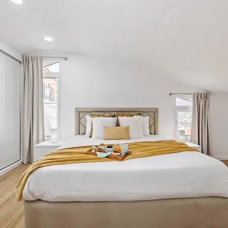 Cablecar House Ii, By Pausa Vacation Apartment
